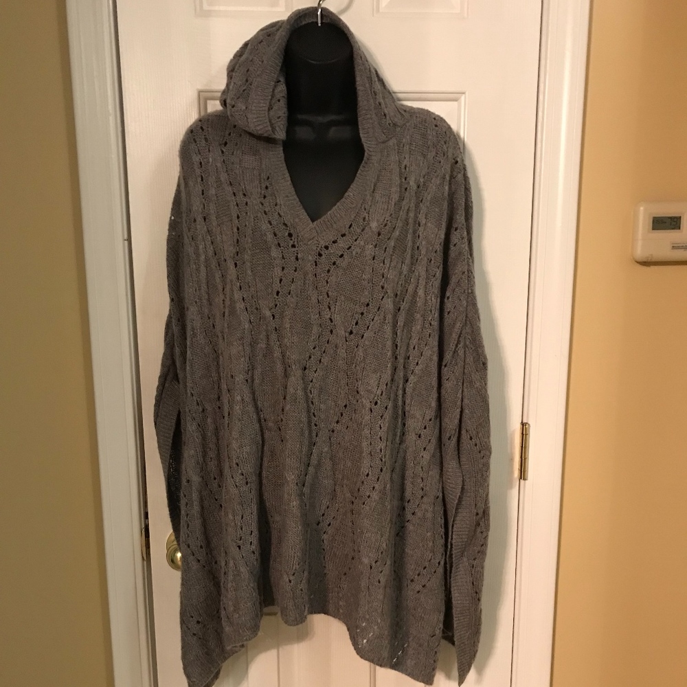 CLOSET BLOW OUT SALE... EVERYTHING MUST GO!!